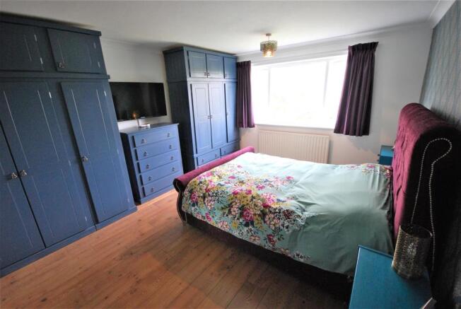 MASTER BEDROOM: