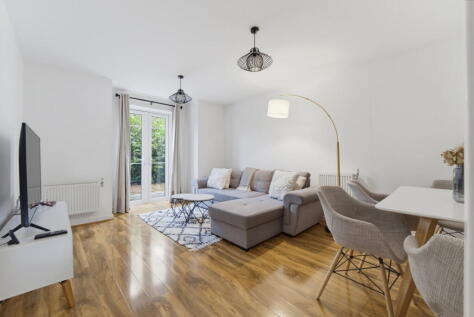 Laurel Gardens, Ashford, TW15 1HS