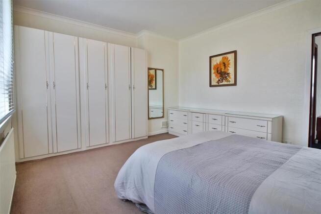 FaskineAve_Bedroom1_4.jpg