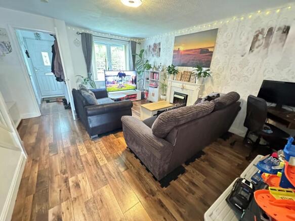 3 bed Semi-Detached to rent Image 5