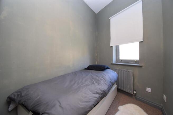 3 bed Apartment to rent Image 9