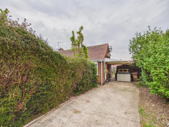 2 bed Semi-Detached Bungalow for sale Image 12