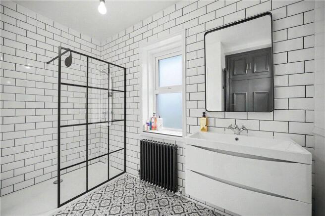 5 bed House for sale Image 10