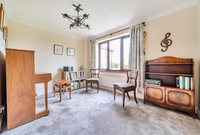 1370001-9-68efc70...