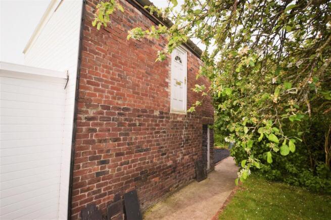 COACH-HOUSE