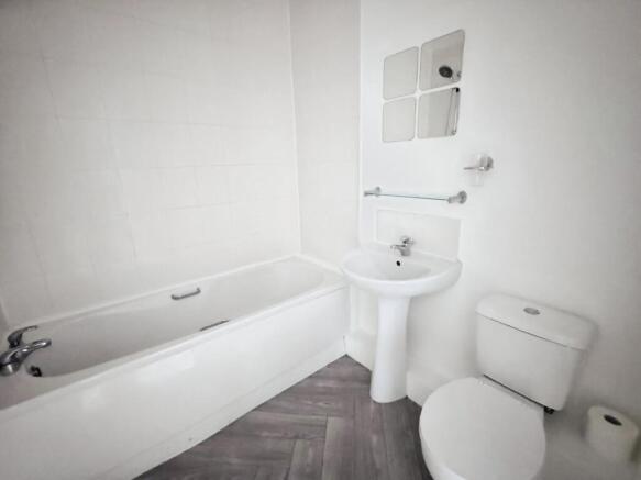 2 bed Apartment for sale Image 9
