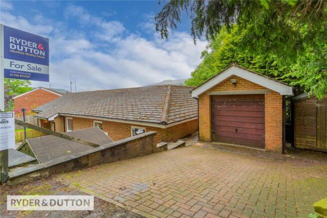 Garage/Driveway