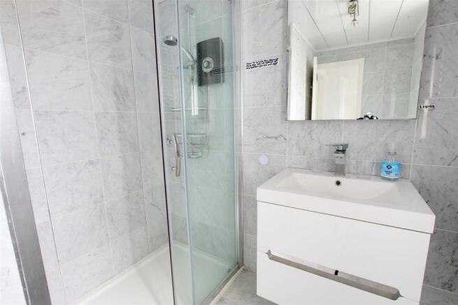 Penthouse shower room