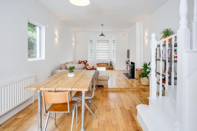 Stylish Living/Dining