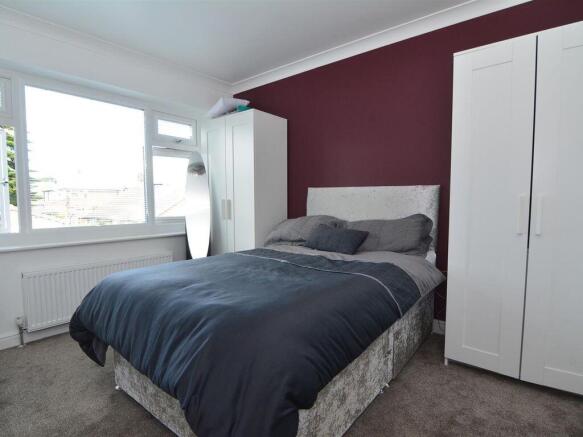 4 bed Semi-Detached for sale Image 5