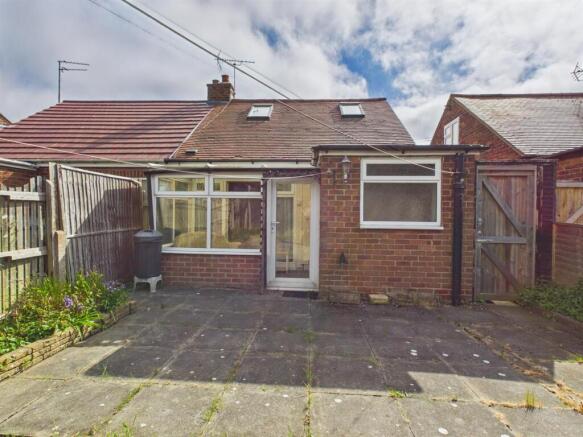 1 bed Semi-Detached Bungalow for sale Image 11
