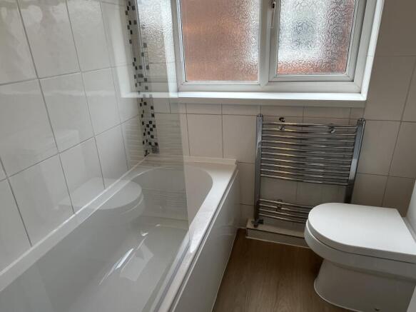 3 bed House to rent Image 5