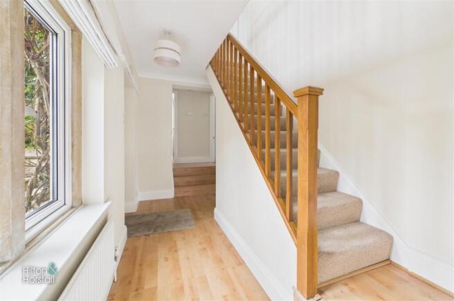 4 bed Detached to rent Image 11