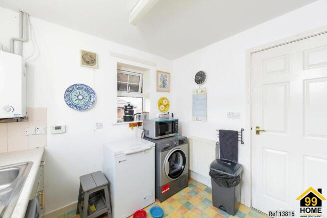 2 bed Semi-Detached Bungalow for sale Image 9