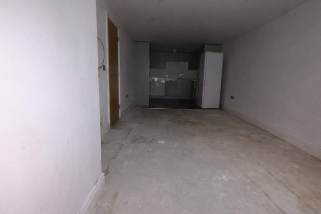 Flat 1, High Grove, 242 High Road, Benfleet, Essex SS7 5LA photo 4