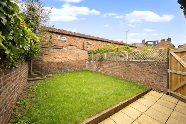 4 bed Terraced for sale Image 9