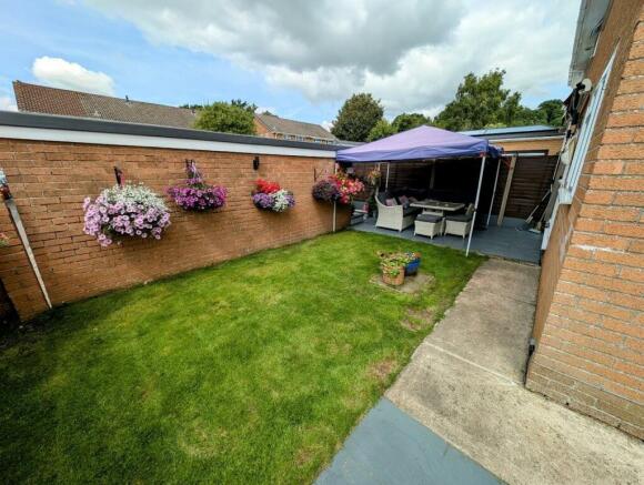 87 Dorset Way garden 1.jpg