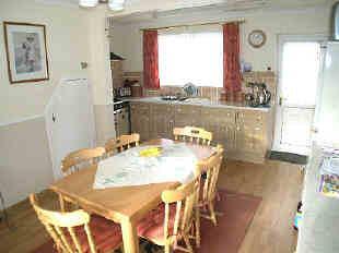 OPEN PLAN DINING KITCHEN