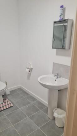 2 bed Apartment to rent Image 7
