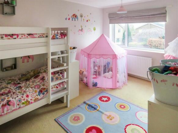 Bedroom 1.JPG