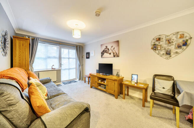 1401395-7-696e444...