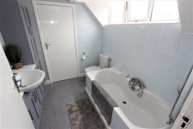 1st Floor Bathroom