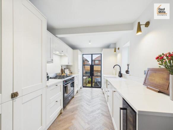 CAM02899G0-PR0094...