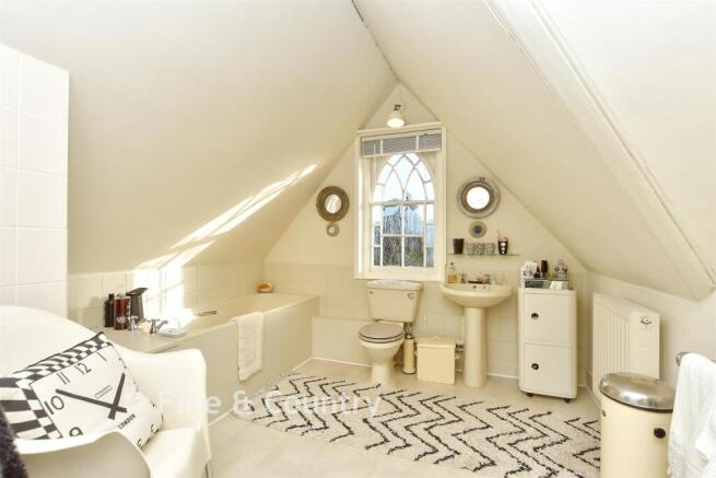 En-Suite Bathroom