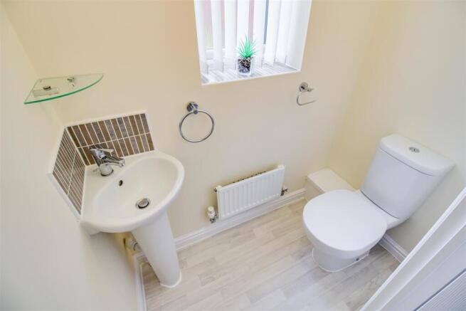 4 bed Detached for sale Image 8
