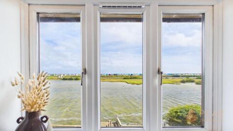 Brighton Road, Lancing, BN15