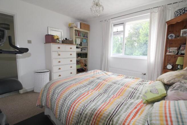 BEDROOM 2 (Photo ...