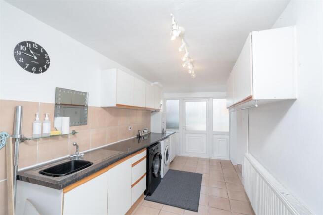 3 bed Semi-Detached for sale Image 7