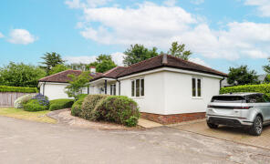 1, Redhall End, Roestock Lane, Colney Heath, St. Albans AL4 0NE