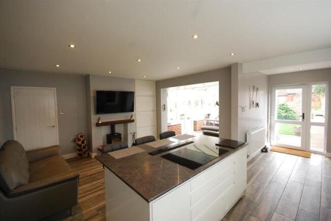 LIVING KITCHEN