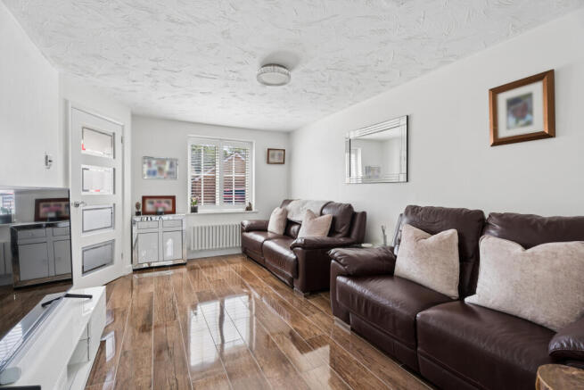 Tamar Close, Stevenage, Hertfordshire photo 4