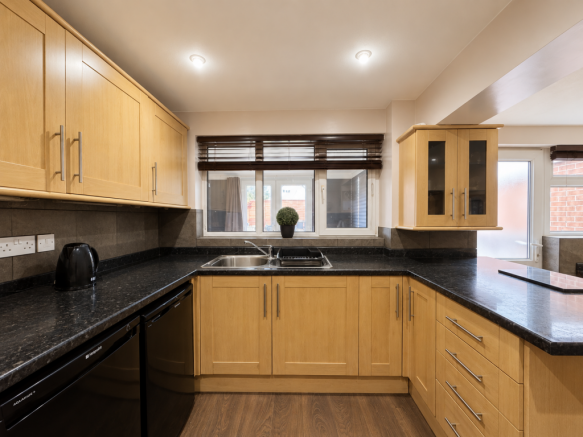3 bed Link Detached House for sale Image 4