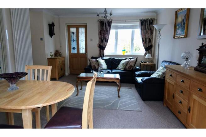 Lounge/Dining Room
