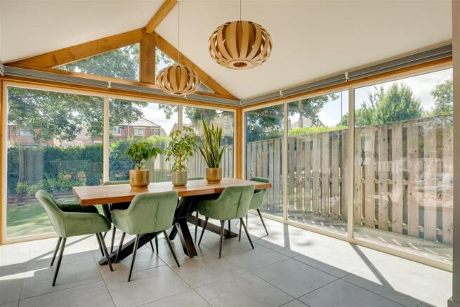4 bed Detached for sale Image 10