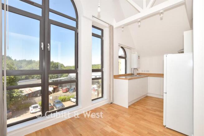 Kitchen/ Lounge