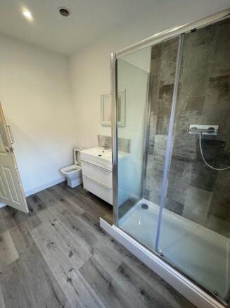 1 bed House Share to rent Image 4