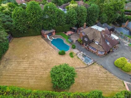 Yewlands, Hoddesdon