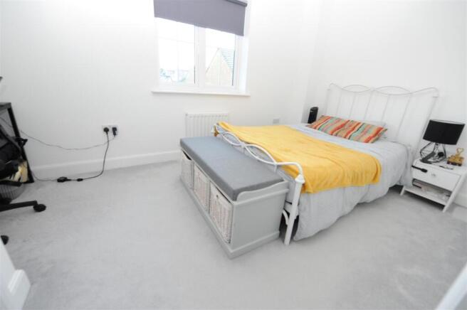 3 bed Semi-Detached for sale Image 9