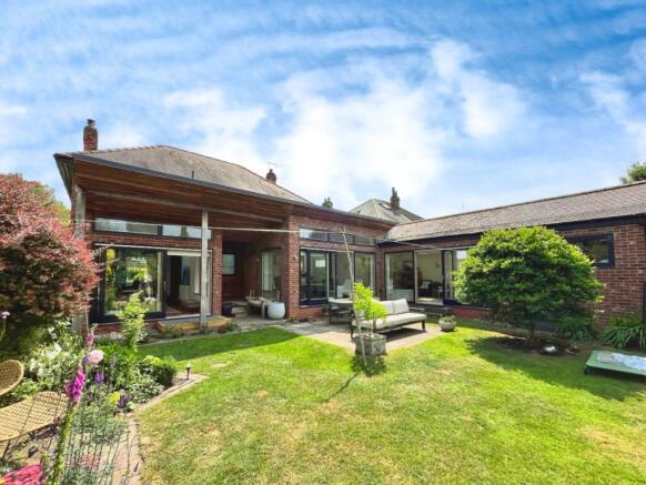 4 bed Detached for sale Image 5