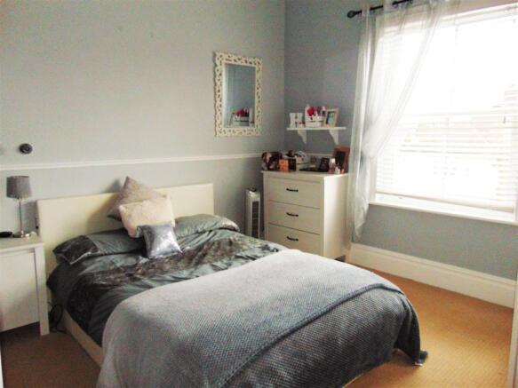 Bedroom 1.JPG