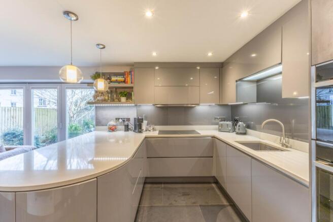 KITCHEN / LIVING AREA