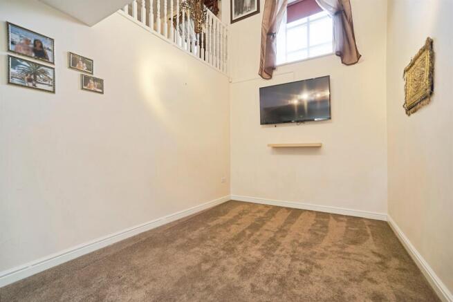 3 bed Terraced for sale Image 9