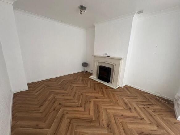 3 bed Semi-Detached to rent Image 8