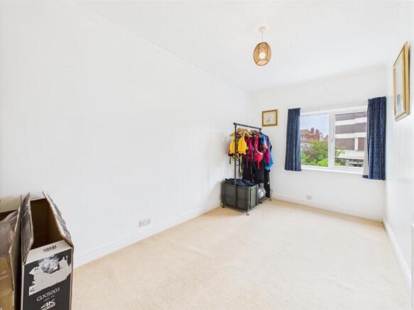 3 bed Semi-Detached for sale Image 8
