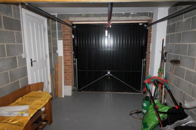 2 bed Apartment for sale Image 12
