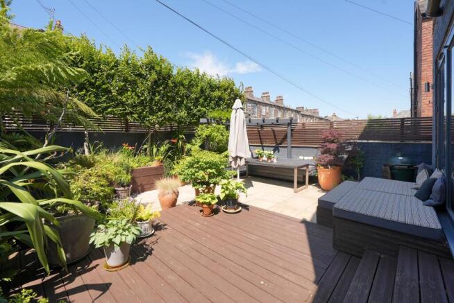 4 bed House for sale Image 10